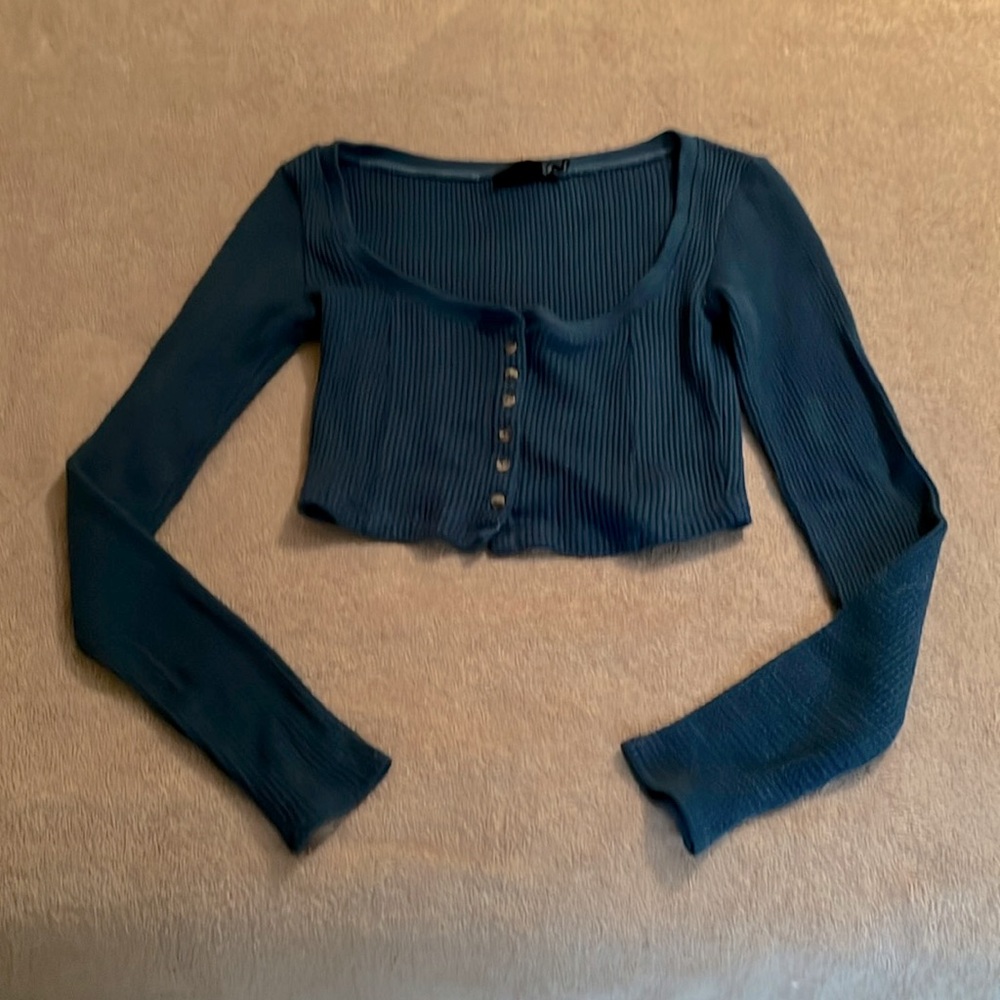 3 FOR $20–Waffle knit crop long sleeve top size M